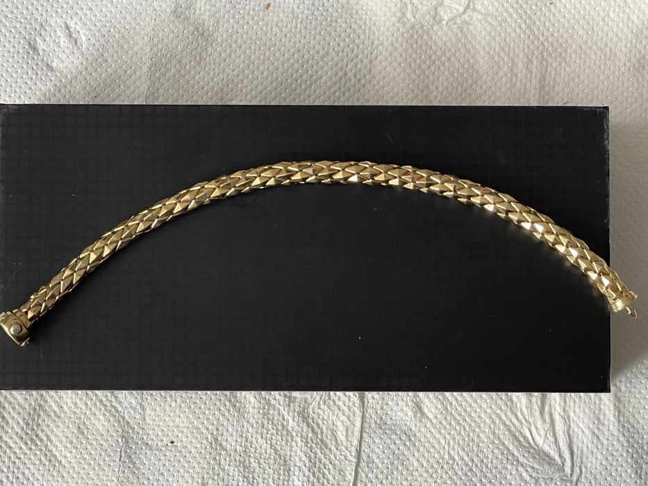 Bratara aur marca Chimento