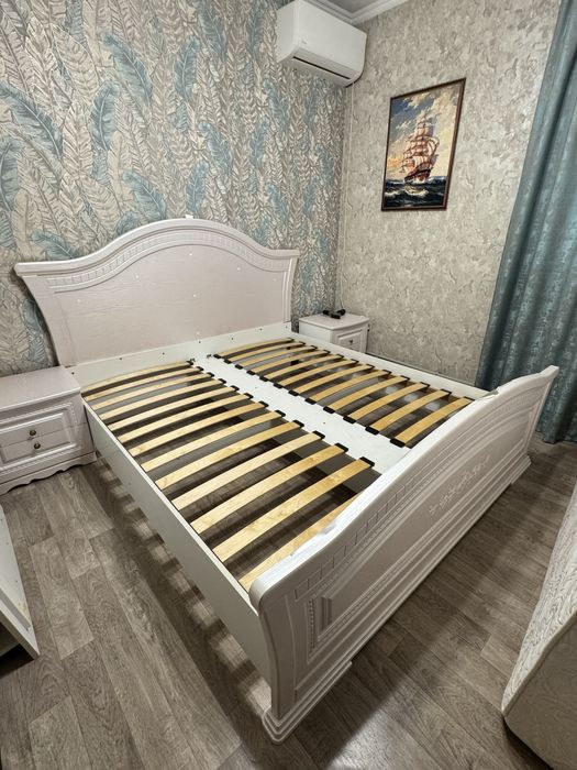 Продам двуспальную кровать