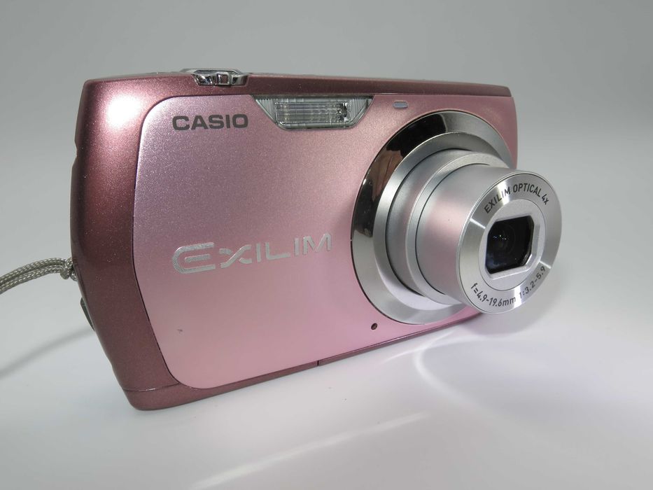 Casio EX X370 улта компактен цифров фотапарат, дигитална камера розов цвят, като НОВА, пълен комплект, тествана и работи отлично!