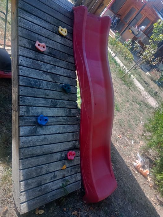 Пързалка, улей и лапички