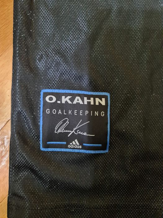 Tricou colecție Oliver Kahn Bayer Munchen Adidas original mărimea M..