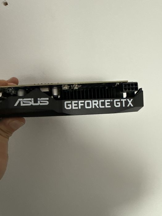 Vand placa video (GTX 1660 Ti 6GB)