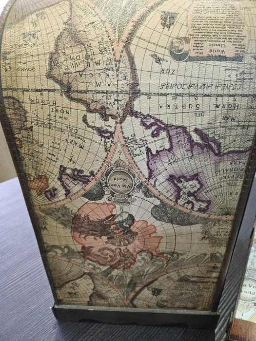 НОВИ поставка за вино и куфарче в същия десен