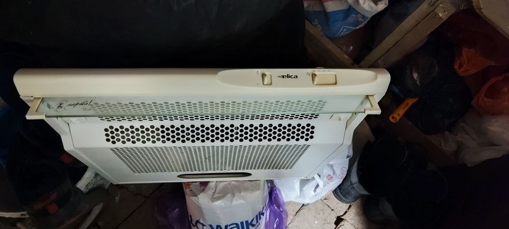 Продам вытяшку Elika