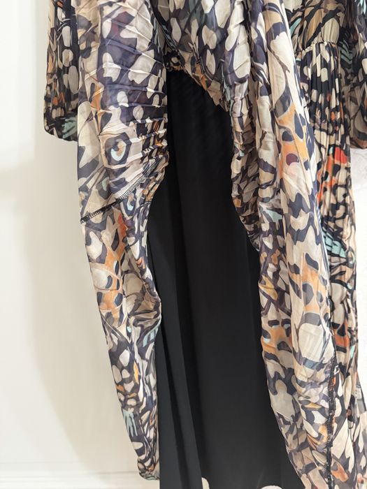 Қыз келіншектерге арналған көйлек сатамын.