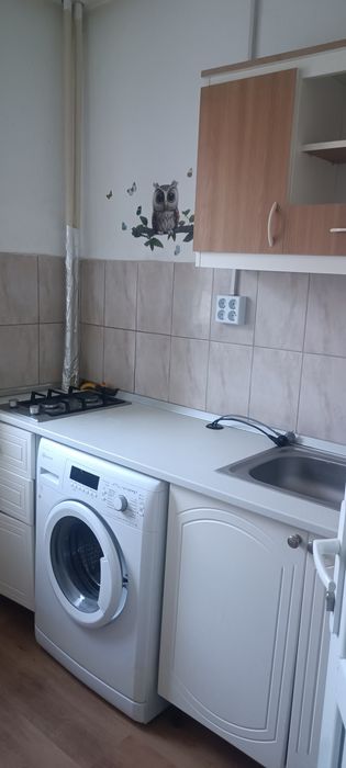 Închiriez garsoniera