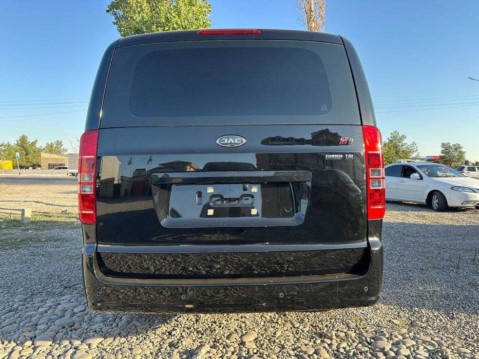 JAC M3 PLUS minibus . Sotuvda cheklanmagan miqdorda mavjud.