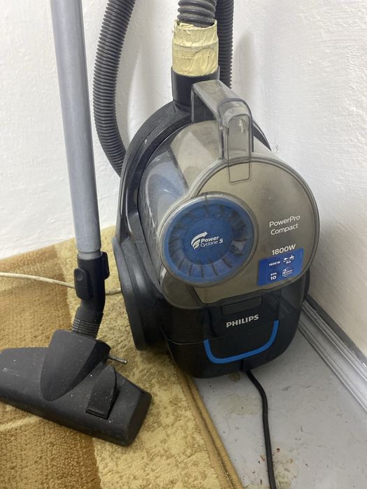 PHILIPS пылесос.