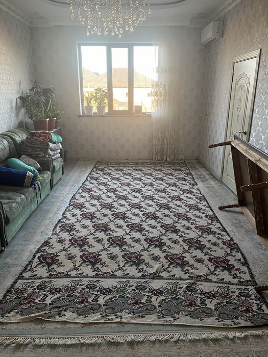 Продается ковры.Кілем сатылады.