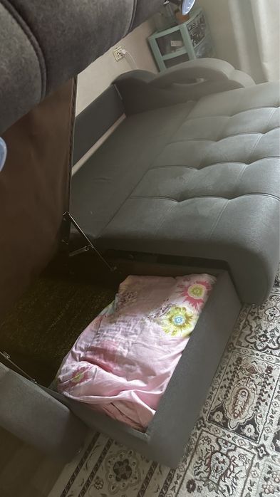 Продам диван для гостиной