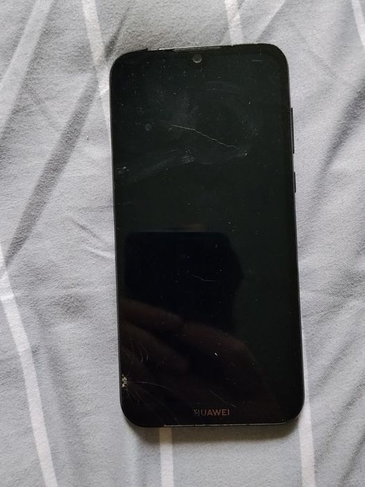 Продоется телефон Huawei Y5