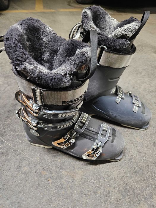 Продавам дамски скиорски обувки Rossignol  75лв или 37 евро