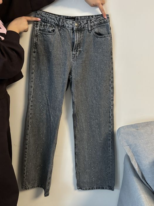 Бляскави дънки,марка-stradivarius.