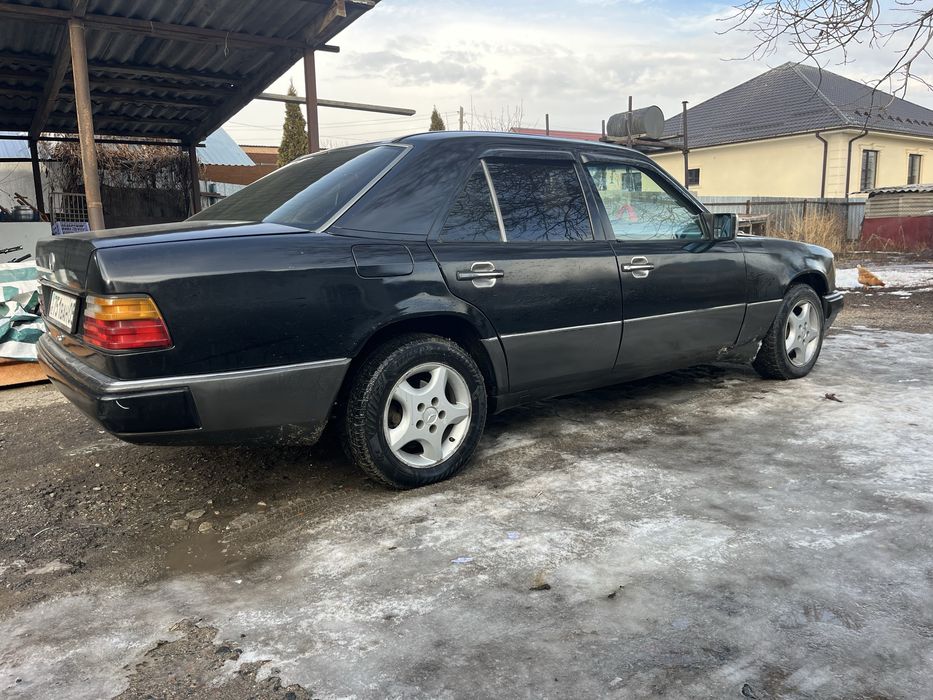 Продам мерс 124. 2.3