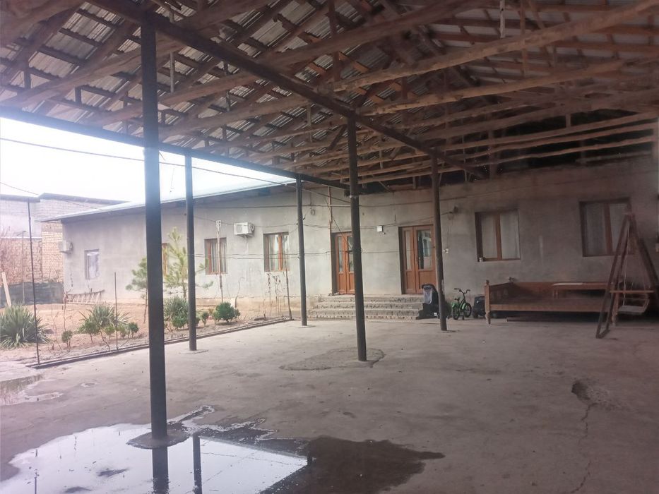 Tayyor uy sotiladi 6 soitx 4 ta xona