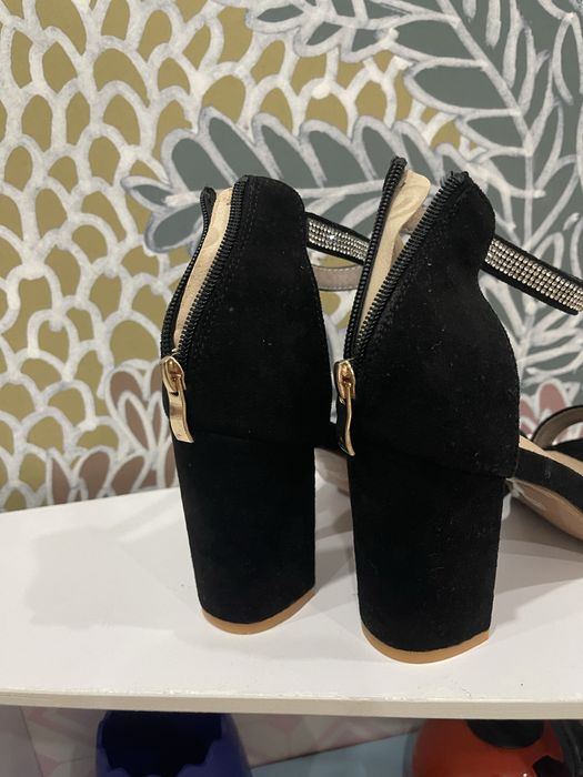 Sandale elegante negre cu strasuri, toc gros, mărimea 40, NOI + cutie