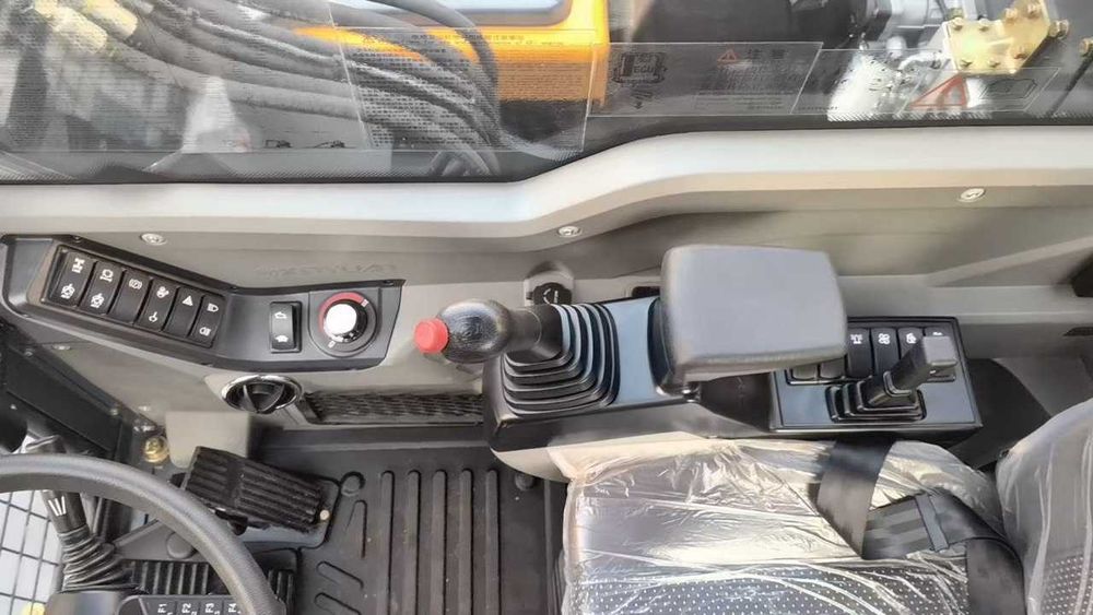 Колесный гидравлический экскаватор XINYUAN XYB80W 660 млн сум с НДС