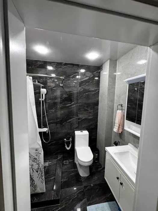 Замона туйхона якинида 5 хона дублех квартира сотилади !