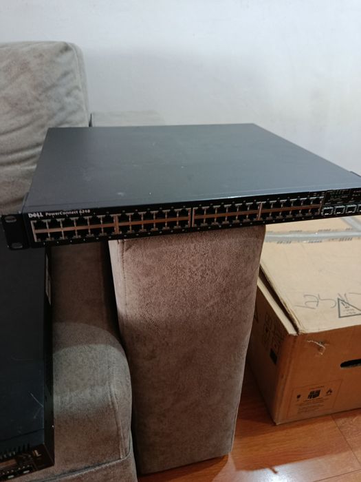 Dell PowerConnect 6248 Gigabit Switch - Ideal pentru server rack/rețea