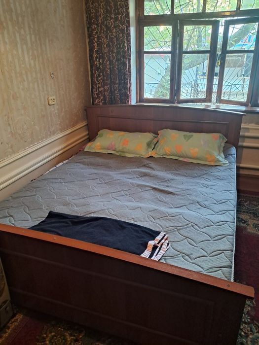 Продам кровать двухспалтний