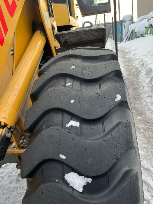 Продам фронтальный погрузчик