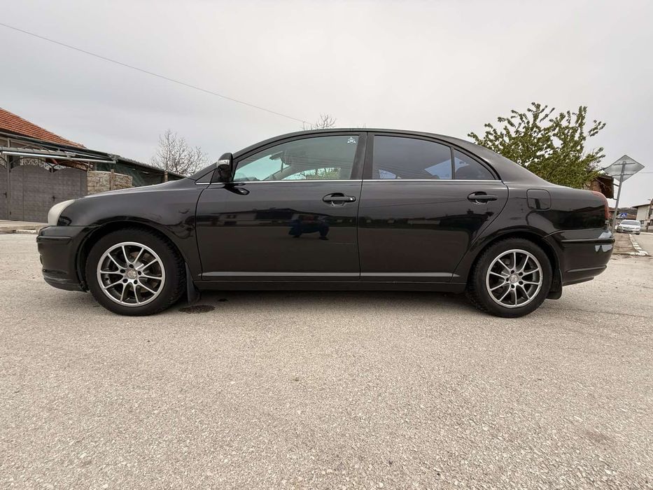 Toyota Avensis T25 2.2