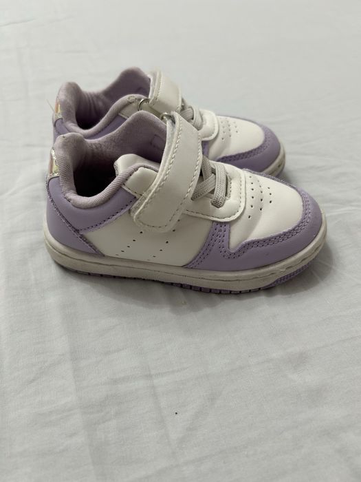 Детские кроссовки