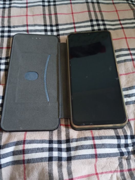 REDMI 13C xotirasi 6/128     yili 2024 dekabr