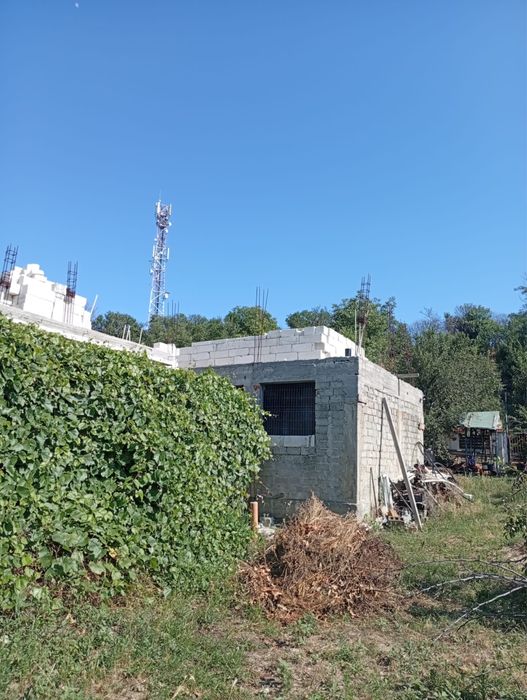 Casa cu teren de vanzare