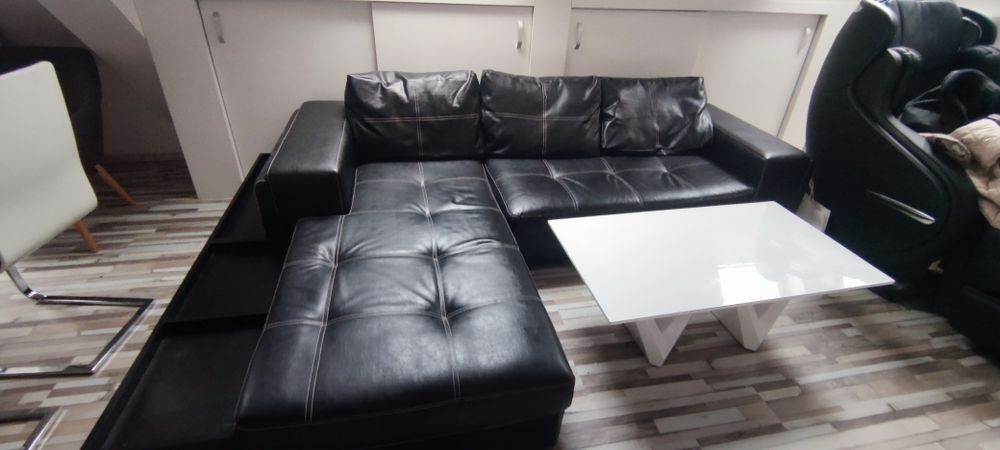 Ъглов Диван - черен, кожен. 240/200см