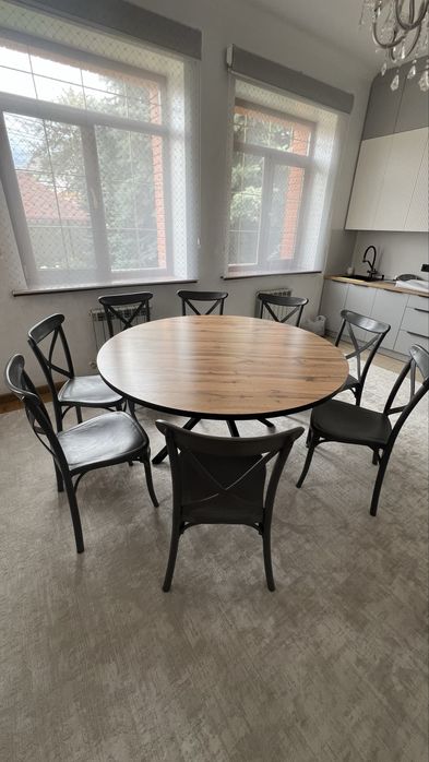 Кухонный обеденный стол