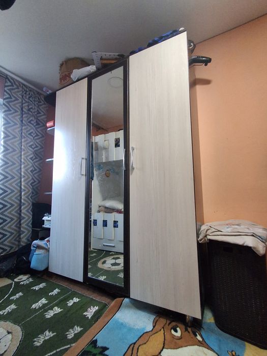 Продам шифанер в хорошем состояние