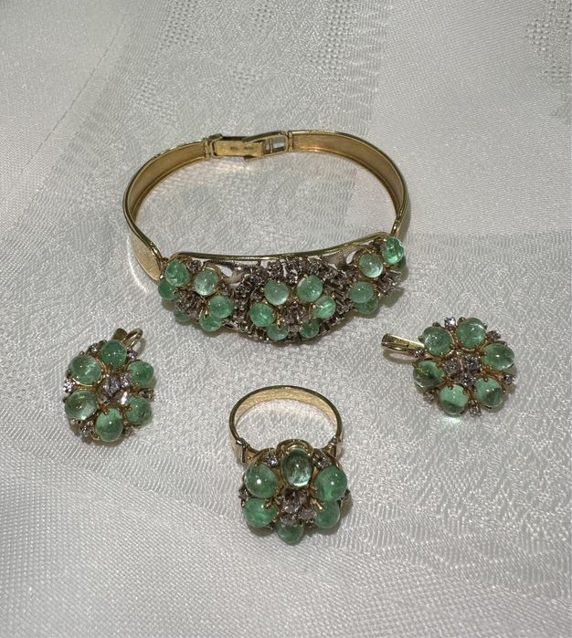 Женский золотой комплект 750 пробы