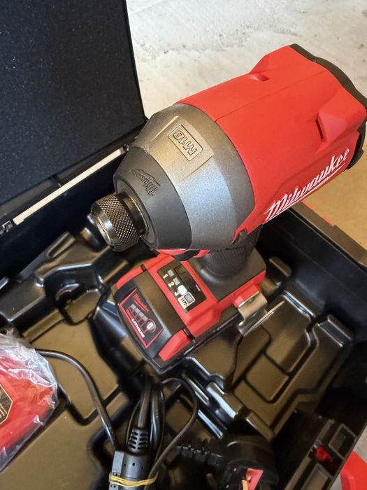 Milwaukee M18 FID2 impact