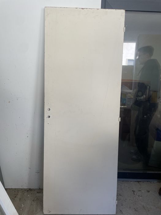 Uși făra toc vopsite