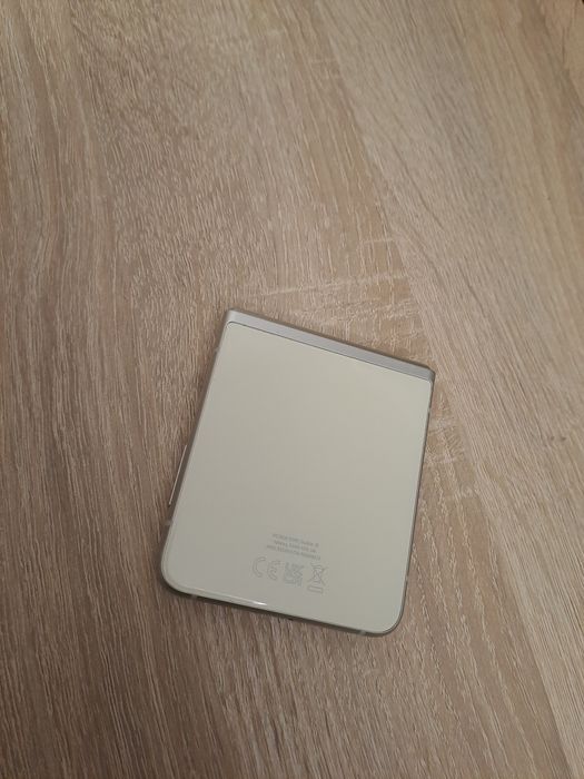 Samsung Galaxy Z Flip3 5G