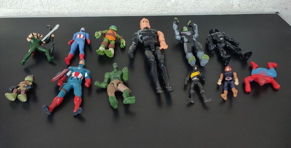 figurine supereroi avengers hasbro copii fete baieti Spiderman hulk