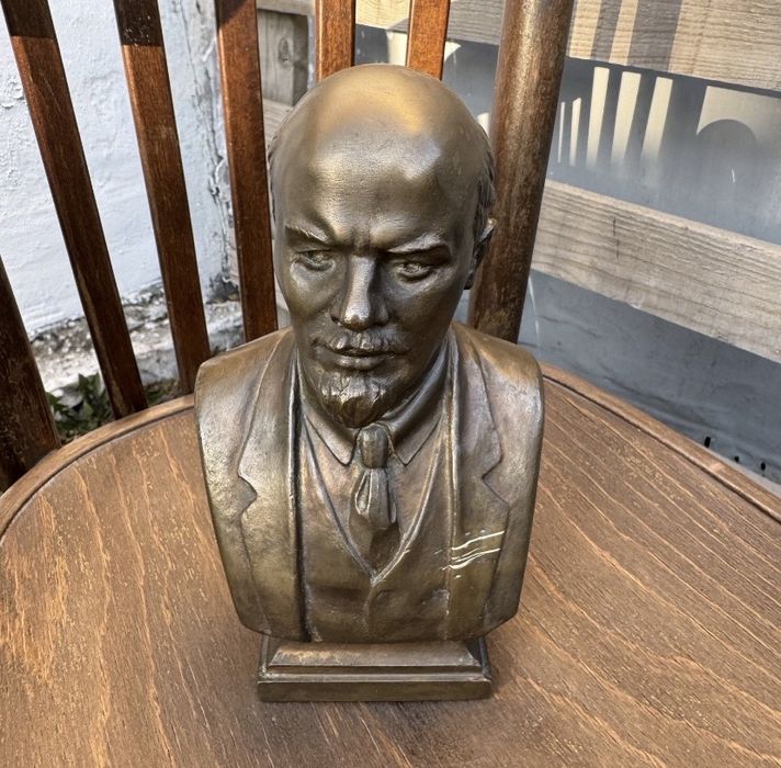 Бюст ленин латунь.