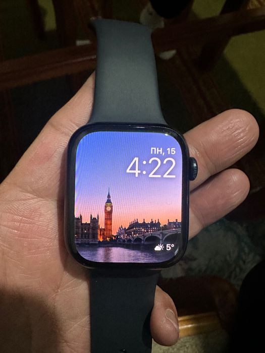 Apple Watch 8 б/у.