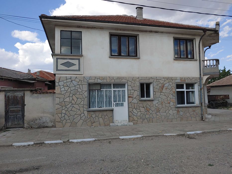 Продава се Къща в Първомай - 140 кв.м за 765 €/кв.м - Снимка #2