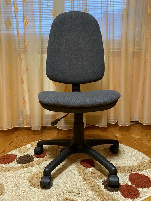 Scaun  rotativ pentru birou negru cu gri