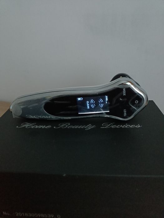 Vând aparat de înfrumusețare facială