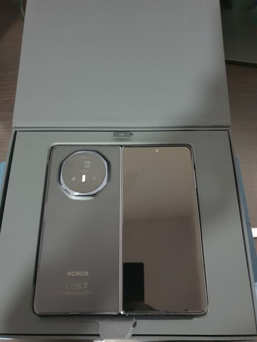 Honor Magic V3 -stare foarte buna- factura și garanție încă 1 an