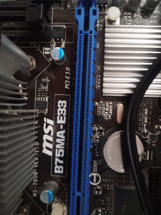 Продам системный блок плюс к нему дополните