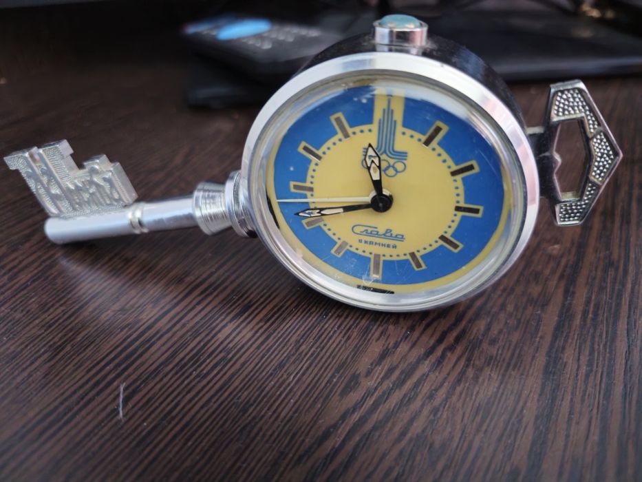 Будильник СЛАВА  СССР .