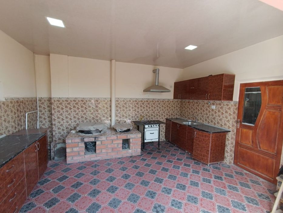 Ховли уй сотилади