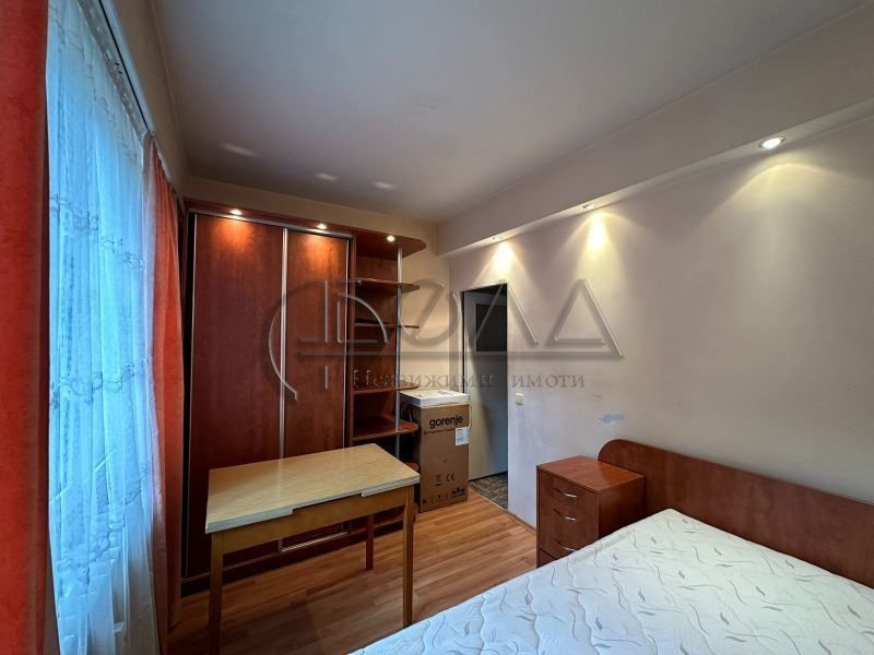 Продава се Тристаен апартамент в София, Люлин 6 - 92 кв.м за 1935 €/кв.м - Снимка #1