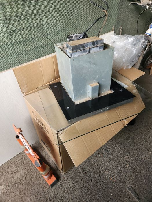 Продаётся кухонная вытяжка , в рабочем состоянии