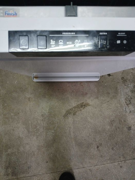 Продавам съдомиялна машина GORENIE GS520E15W