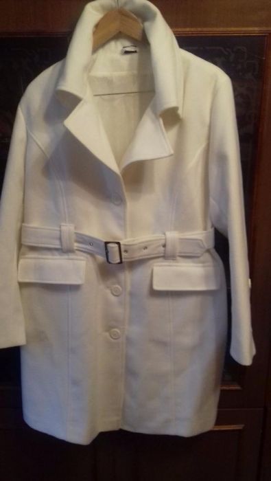 Женское пальто кашемировое.